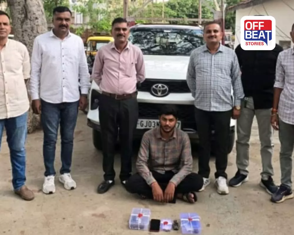 ચોટીલા હાઇવે પરથી બે પિસ્તોલ અને કારતૂસ સાથે શખ્સ ઝડપાયો