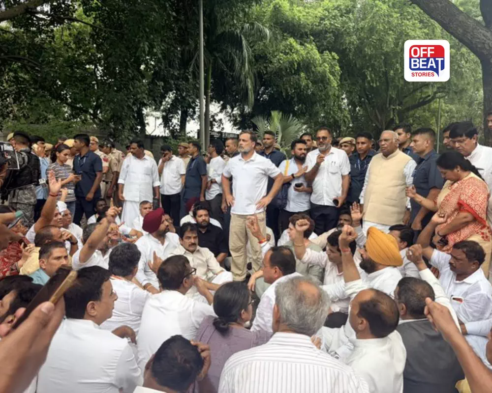 PM આવાસ પાસે રાહુલ-પ્રિયંકા સહિત નેતાઓ ધરણા પર