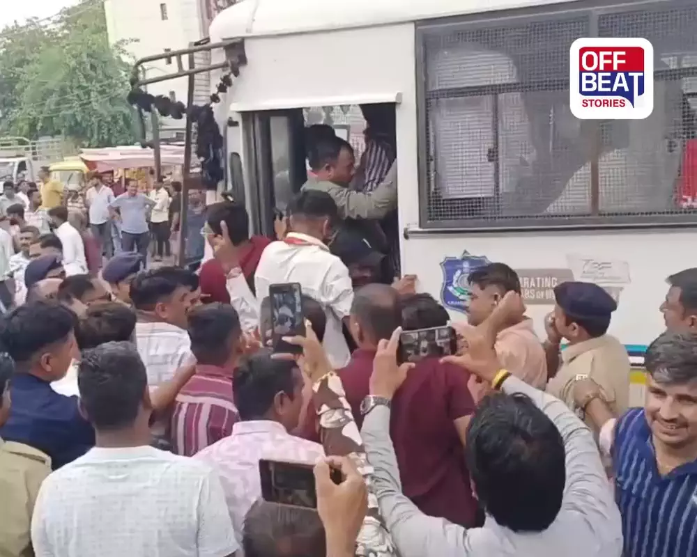 મહેસાણા: પેપર લીકના મુદ્દે કોંગ્રેસનું ઉગ્ર વિરોધ પ્રદર્શન