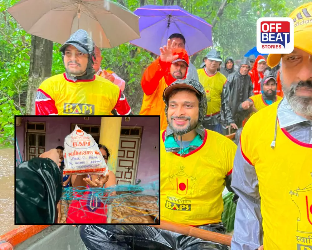 વલસાડમાં પૂરગ્રસ્તોની વાહરે BAPS સ્વામિનારાયણ સંસ્થા