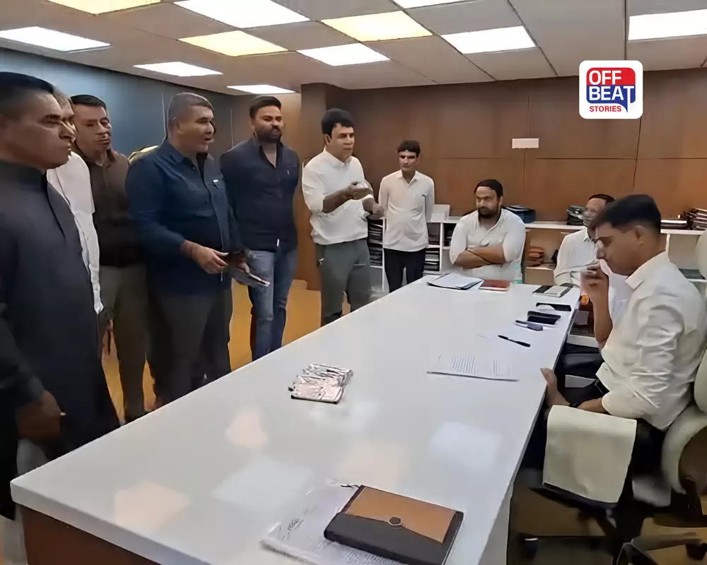 મહેસાણા મનપામાં કોમર્શિયલ નવરાત્રિના વિરોધ વચ્ચે બબાલ: વિપક્ષ નેતા અમિત પટેલ અને અધિક કલેક્ટર વચ્ચે ઉગ્ર બોલાચાલી