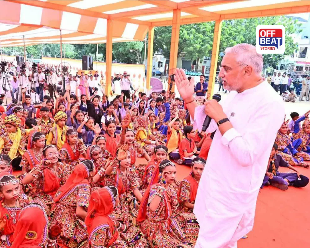 અમદાવાદના વિરાટનગરમાં નોટબુક વિતરણ અને ગરબા સ્પર્ધા: જગદીશ વિશ્વકર્મા રહ્યા ઉપસ્થિત