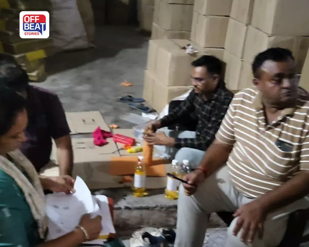 બનાસકાંઠાના ડીસામાં ફૂડ વિભાગના દરોડા: રૂ. 4.82 લાખનું શંકાસ્પદ ઘી જપ્ત, લેબોરેટરીમાં મોકલ્યાં સેમ્પલ
