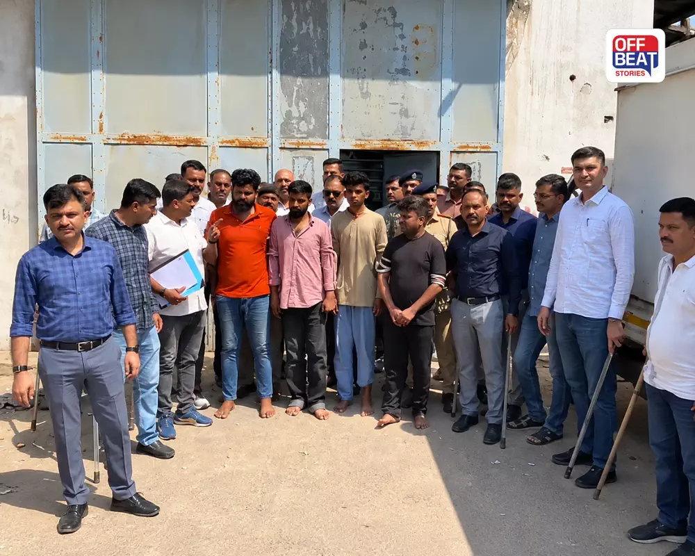 રાજકોટમાં તન્વી ગોલ્ડમાં લૂંટ અને હત્યા કેવી રીતે થઈ?: ક્રાઈમ બ્રાન્ચે આરોપીઓને ઘટનાસ્થળે લઈ જઈને કર્યું રિ-કન્સ્ટ્રક્શન
