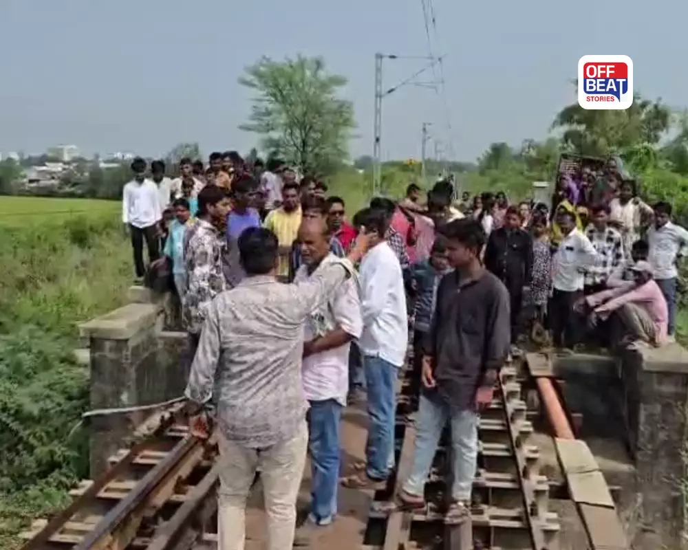 છોટાઉદેપુમાં કરુણાંતિકા!: બોડેલી પાસે ટ્રેનની અડફેટે માતા-પુત્રનાં મોત