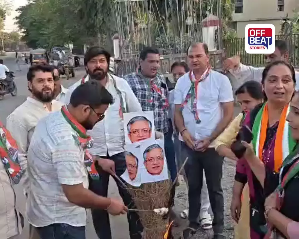 રાવણ સાથે કરી ચુંટણી પંચની સરખામણી!: ગુજરાતમાં કોંગ્રેસે CEC જ્ઞાનેશ કુમારનું કર્યું પૂતળા દહન