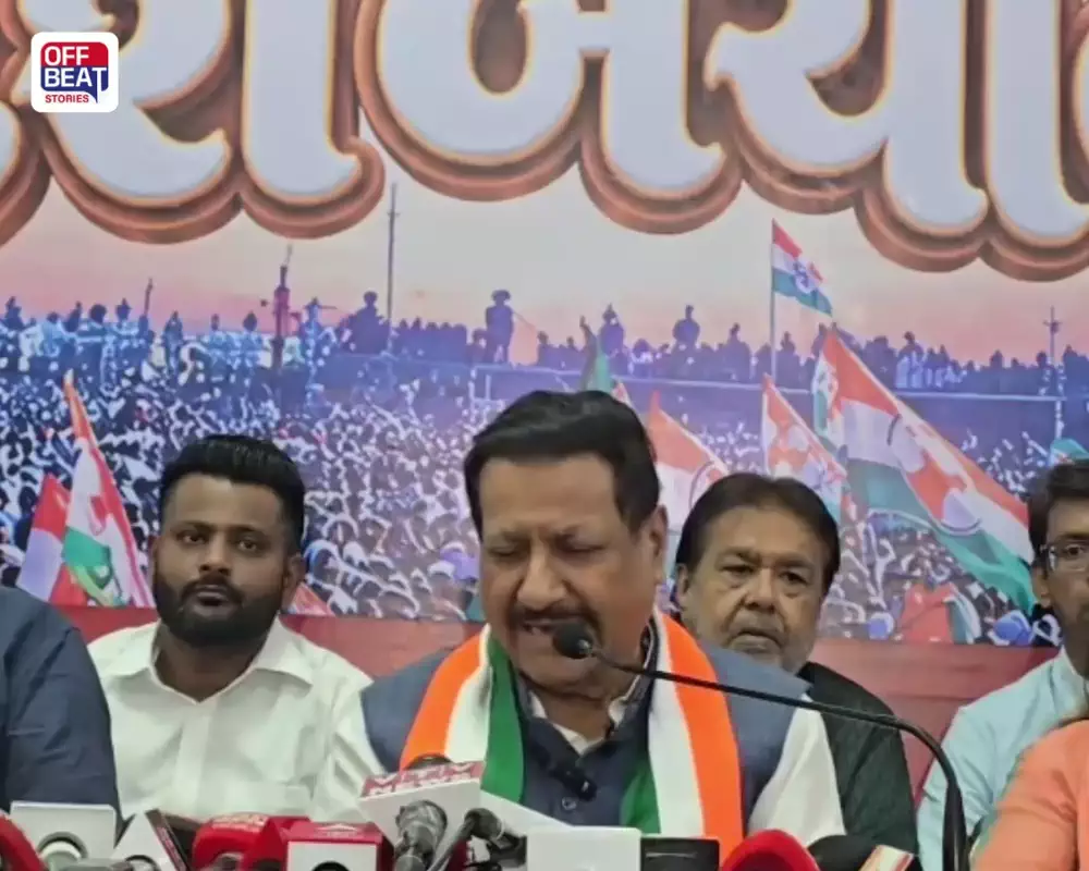 અમદાવાદમાં મહારાષ્ટ્રના પૂર્વ CM પૃથ્વીરાજ ચૌહાણની પ્રેસ કોન્ફરન્સ: ચૂંટણી પંચ સામે ગંભીર સવાલો, બેલેટ પેપરથી મતદાનની કોંગ્રેસ નેતાની માગ