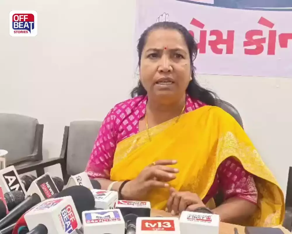 દુષ્કાળથી ખેડૂતો પર દેવાનો ડુંગર, પીએમ ફસલ વિમા યોજના ફરી શરૂ કરાવો: દુષ્કાળગ્રસ્ત જિલ્લાઓની જાહેરાત મુદ્દે ગેનીબેન ઠાકોરનું નિવેદન
