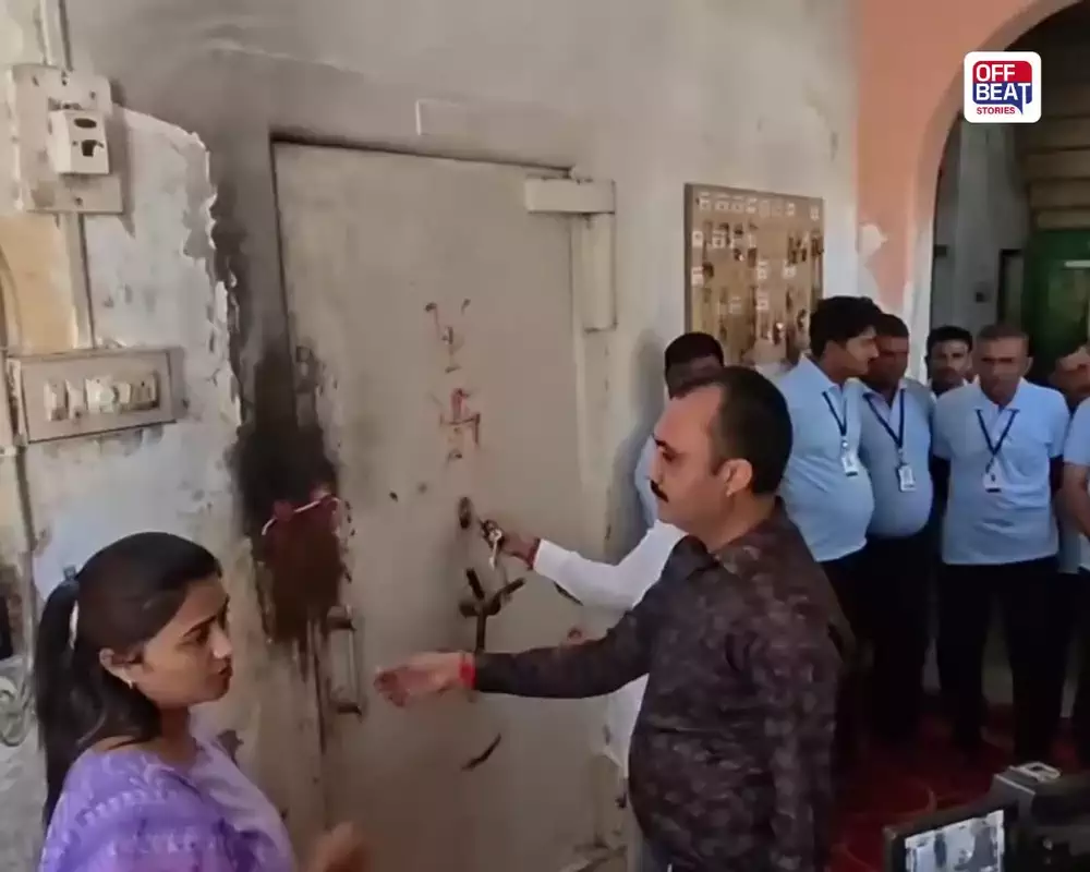મહેસાણા: બહુચરાજી મંદિરમાં અઢી વર્ષના દાનની ગણતરીનો પ્રારંભ: નાયબ કલેક્ટર અને મામલતદાર સહિત ઉચ્ચ અધિકારીઓનો કાફલો ખડકાયો!