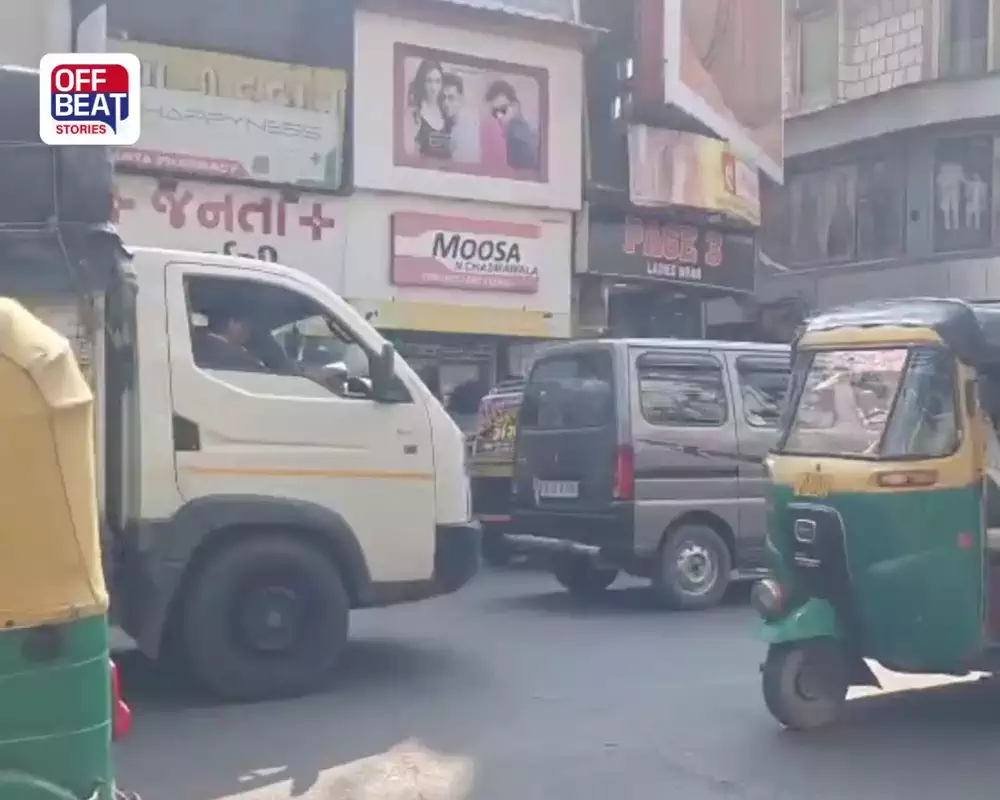 દિવાળી પહેલાં સુરતના ઐતિહાસિક રાજમાર્ગો પર દબાણોનો મુદ્દો ગરમાયો: વેપારીઓ અને સ્થાનિકો પરેશાન; કોર્પોરેટરોએ મનપાને કરી રજૂઆત