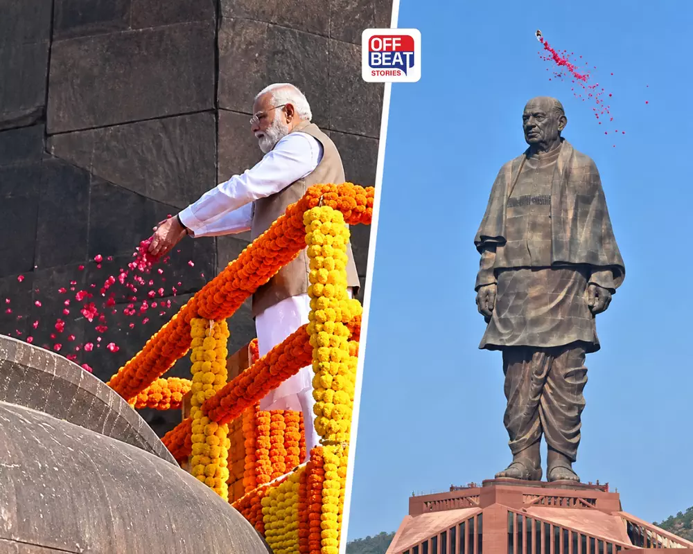 PM મોદીએ સરદાર પટેલને શ્રદ્ધાંજલિ અર્પણ કરી: સ્ટેચ્યુ ઓફ યુનિટી પર હેલિકોપ્ટરથી કરાઈ પુષ્પવર્ષા